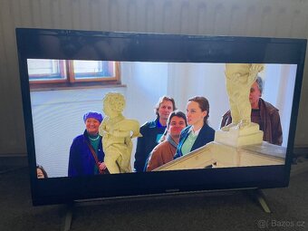 Smart LED TV JVC - 4