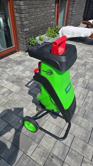 Zahradní drtič / štěpkovač Florabest FMH 2400 B2 - 4