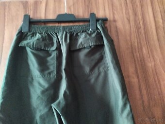hezké třičtvrteční dámské khaki kalhoty - 4