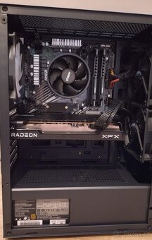 Herní PC s Ryzen 3600, RX 6600 XT a 23" 1080p monitorem - 4