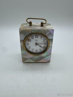 Sběratel nabízí staré budíky - 4