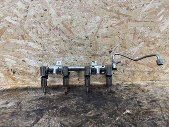 VSTŘIKOVACÍ LIŠTA + VSTŘIKOVAČE 1.6 N18B16 759242680-02 - 4