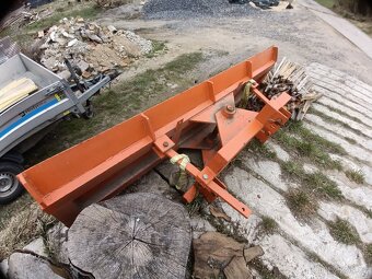 Čelní sněhová radlice (masivní konstrukce) - 4