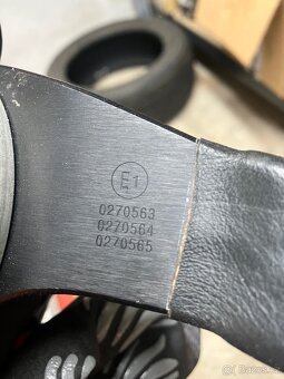 Sportovní volant MOMO - 4