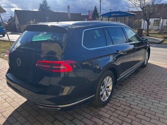 VW Passat B8 Highline 2.0TDI Panorama Matrix Ambient - 4