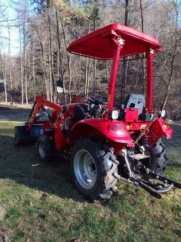 Malotraktor s čelním nakladačem DF 304 G2 - 4