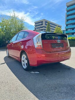 Toyota Prius - 4
