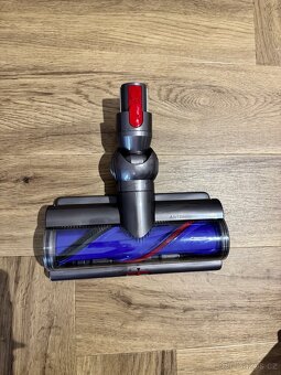 Tyčový vysavač Dyson V15 Detect Absolute 2023 - záruka - 4