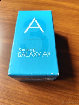 Mobilní telefon Samsung A3 - 4
