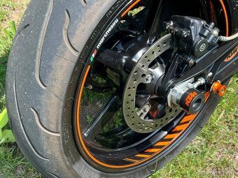 KTM 690 Duke R - 4