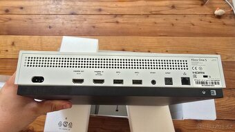 Xbox One S - 4