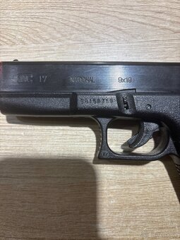 Airsoftová pistole - 4