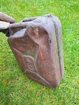 Stary kanystr 5ltr - 4