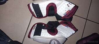 Dětská hokejová výstroj. - 4