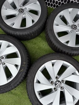 Originální Alu kola 5x112 VW Golf 8  205/50/17 - 4