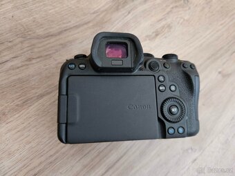 Canon EOS R6 Mark II tělo + 3x baterie + 64GB SD Karta - 4