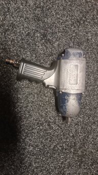 Pneumatický Rázový utahovák it250 - 4