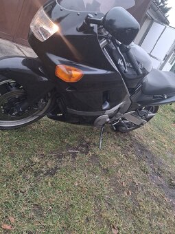 Kawasaki zzr600 - 4