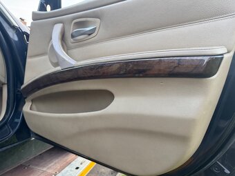 BMW E90 El.Sportsitze, Roletky, Dřevěný dekor - 4