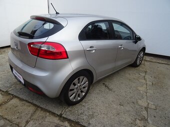 Kia Rio 1.2i,1maj,s.kniha,klima,tažne,ESP - 4