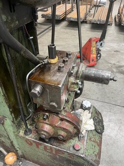 Hydraulický Lis 150 t - 4