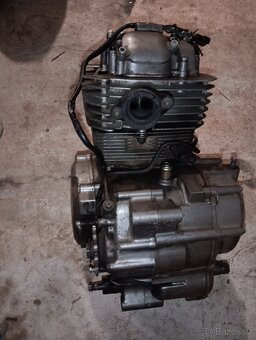 Suzuki Dr 350 dily - 4
