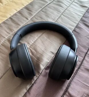 Nabízím k prodeji sluchátka Beats Solo Pro s ANC - 4