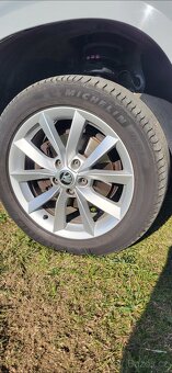 ŠKODA YETI 2.0TDI DSG 4x4 r.v.2017 110kw LED XENONY TAŽNÉ - 4