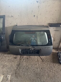 Prodám na Suzuki Ignis rv 2003 - 4