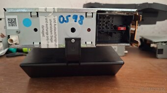 Originální autorádio VW RCD210 - plně funkční + PIN - 4