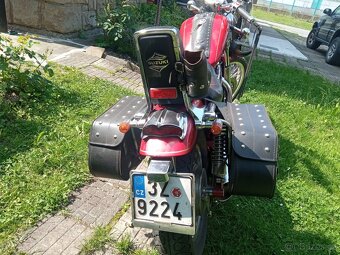 Motocykl Suzuki Intruder VS 800 GLP - 4