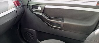 Opel Meriva 1.7 CDTI 74 kW rv 2004 - 4