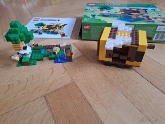 Lego Minecraft 21241 Včelí domek - 4