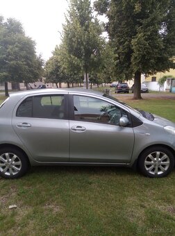 Toyota Yaris 1.3 VVTi 64kw rok 2008 Team edition - 4