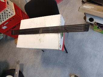 ŠKODA LS,GLS ZADNÍ LIŠTA ČELA- NOVÁ ULOŽENKA - 4