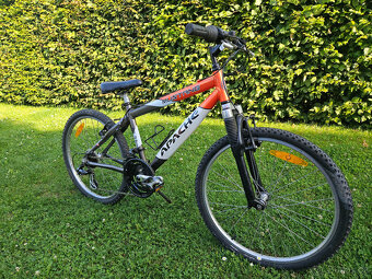 Juniorské 24" horské hliníkové kolo APACHE, rám 15" - 4