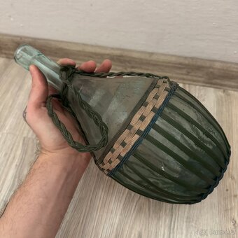 Stará opletená skleněná láhev - 4