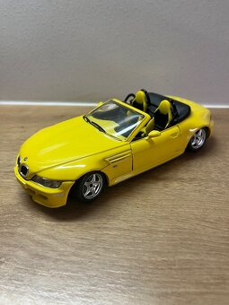 Auta 1:24 Bburago - 4