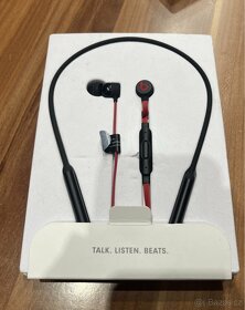 BeatsX sluchátka s lightning kabelem nabíjení. - 4