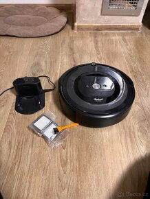 Roboticky vysavač irobot Roomba E5 - 4