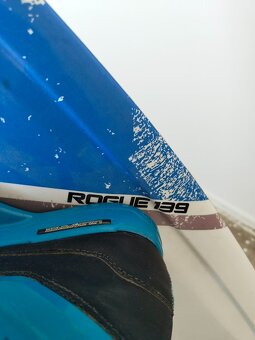 Wakeboard Liquid Force Rogue 139 s vázáním - 4