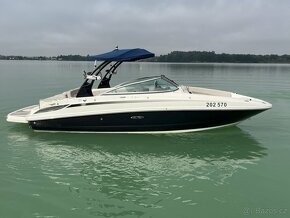 Laminátová sportovní loď SeaRay 240 Sundeck - 4
