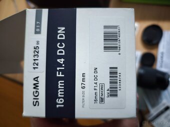 Sigma 16mm F1.4 pro M4/3 komplet balení. - 4