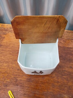 Porcelánová kořenka na sůl - Rokoko - 4