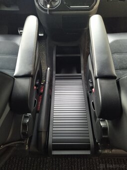Volkswagen Multivan/Caravelle T5,T5.1 ,T6 ,T6.1 box mezi sed - 4