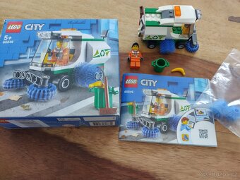 LEGO City 60249 Čistící vůz - 4