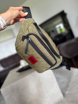 Krásná, khaki ledvinka HUGO - 4