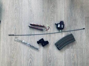 Airsoftová zbraň M4 SD Sportline 9" s kolimatorem - 4