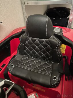 Elektrické autíčko Audi R8 Spyder (2-8 let, do 30 kg) - 4