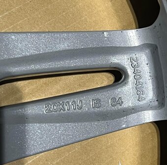 Prodám disky Chevrolet corvette C8 5x120 19ˇˇ 20ˇˇ - 4